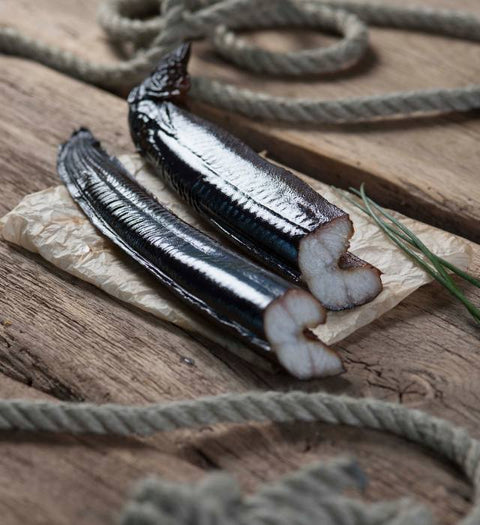 Räucheraal aus dem Altonaer Ofen von der Räucherei Hoffmann am Dümmer-See.