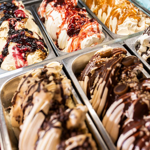 Hausgemachte italienische Eisspezialitäten des Eiscafe Hoffmann am Dümmer-See.