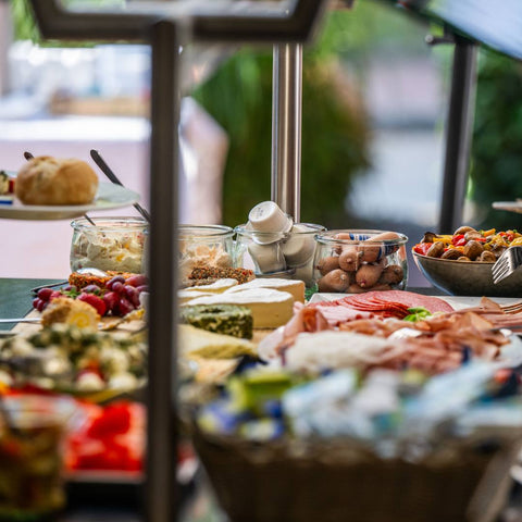 Frühstücksauswahl beim Frühstücksbuffet im Fischhaus Hoffmann am Dümmer-See. Hier findet jeder etwas.