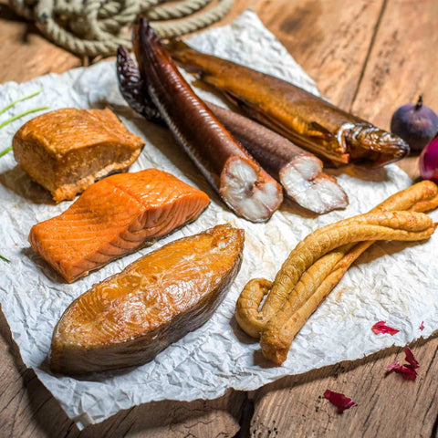 Toller Präsentkorb mit Räucherfischen, der vom Räuchermeister persönlich handverlesen ist. 