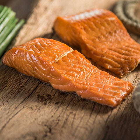 Saftiger Stremellachs von der Räucherei Hoffmann am Dümmer-See.