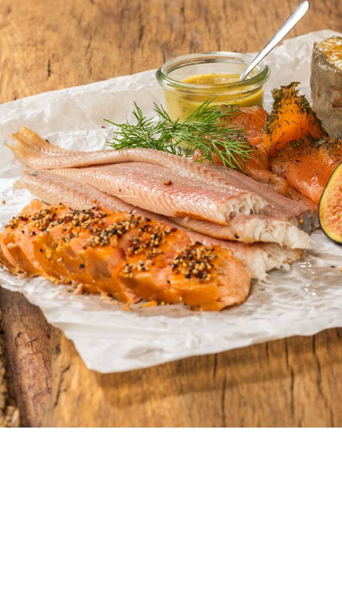 Auswahl an Räucherfischen von der Räucherei Hoffmann am Dümmer-See.