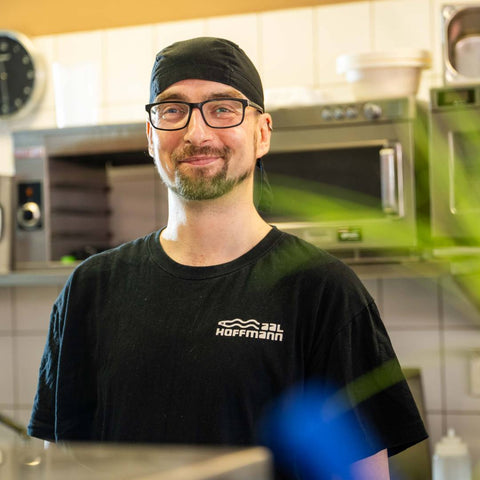 Daniel aus dem Team von Aal Hoffmann am Dümmer-See.